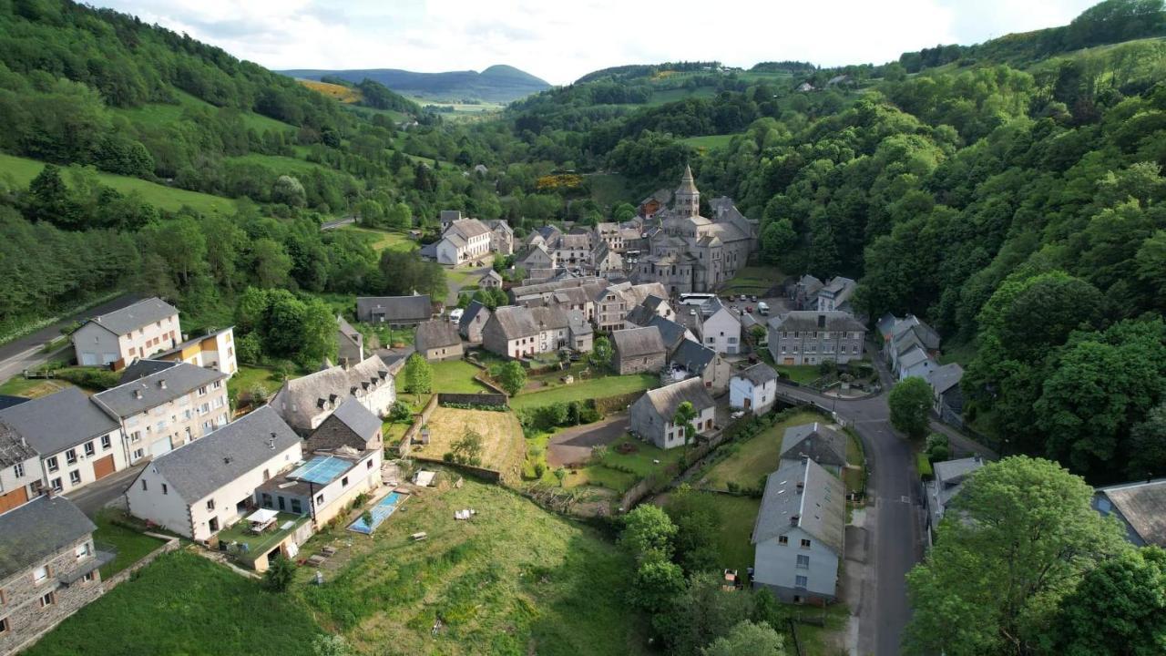 Tulipe, Appartement 5 Personnes, Entre Sancy Et Volcans D'Auvergne Orcival Exterior photo